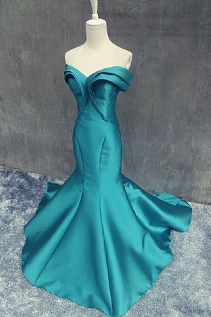 Ruched Strapless Emerald Green Evening Dress