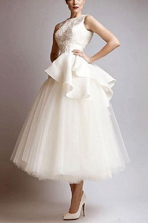 Stylish White Tulle Evening Dresses Backless with Ruffles