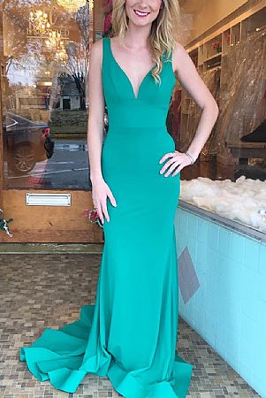 Simple Green Deep V-Neck Backless Evening Dresses