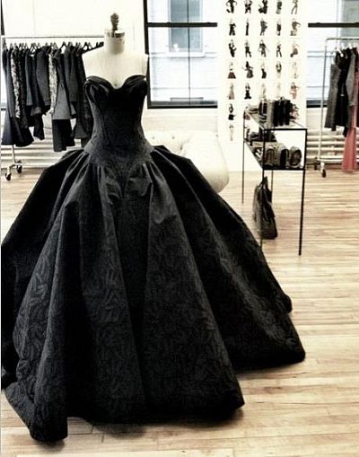 Black Sweetheart Ball Gown Prom Dress with Pleats