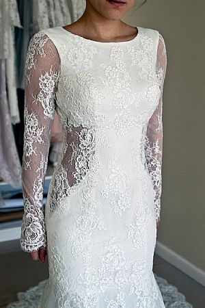 Simple Elegant Wedding Dress with Satin and Lace