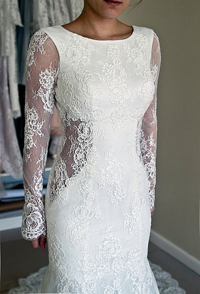 Simple Elegant Wedding Dress with Satin and Lace