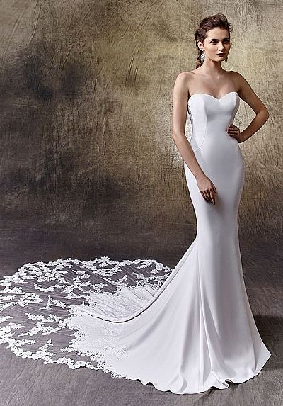 Sweetheart Neckline Satin Wedding Dress with Lace Patterns