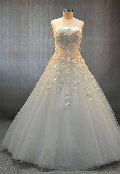 Strapless Beading Appliqued Wedding Gowns Lace Up