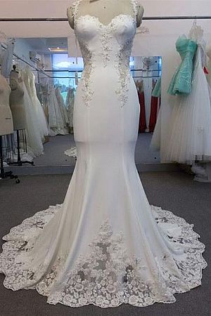 Sexy Backless Satin Wedding Dresses with Appliques Inset