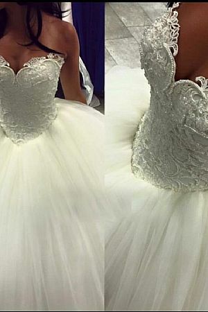 Romantic Sweetheart Fluffy Tulle Wedding Dress with Pearls