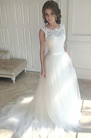 Elegant Puffy Wedding Dress with V-Cut Lace Up