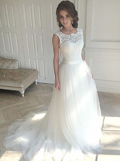 Elegant Puffy Wedding Dress with V-Cut Lace Up
