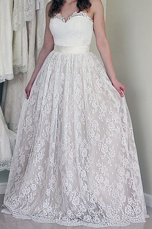 Elegant Sweetheart Lace Appliqued Wedding Dresses