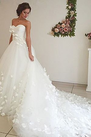 Romantic Sweetheart Wedding Dress with Flower Bridal Gowns