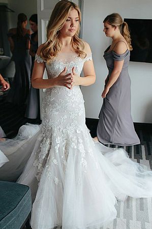 Sexy Off the Shoulder Appliqued Wedding Dress