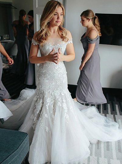 Sexy Off the Shoulder Appliqued Wedding Dress