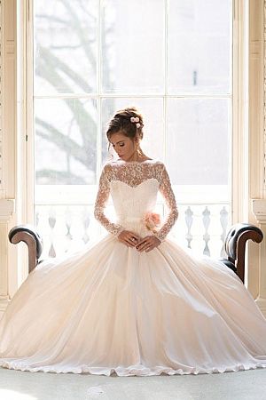 Charming Ivory Wedding Dresses with Flower & Belt