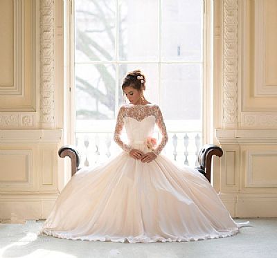 Charming Ivory Wedding Dresses with Flower & Belt
