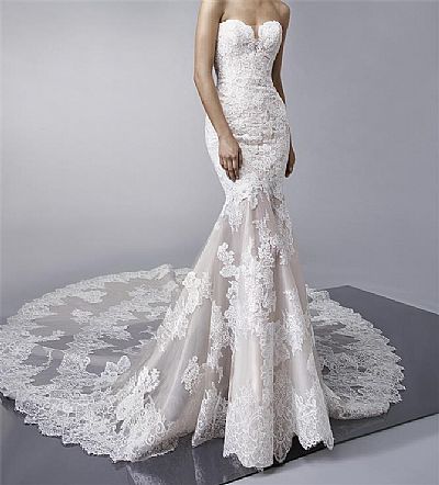 Amazing Sweetheart Lace Appliqued Wedding Gowns