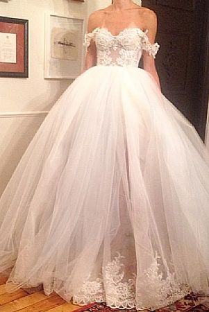 Gorgeous Off the Shoulder Ball Gown Wedding Dresses