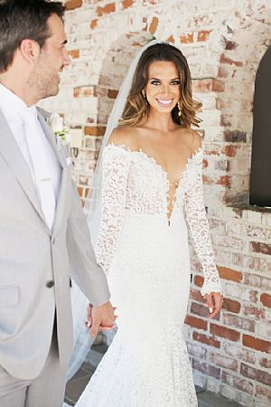 Gorgeous Desinger Off the Shoulder Wedding Dresses