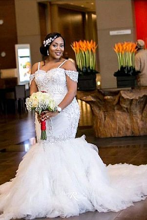 Plus Size Wedding Dresses with Puffy Chapel Train