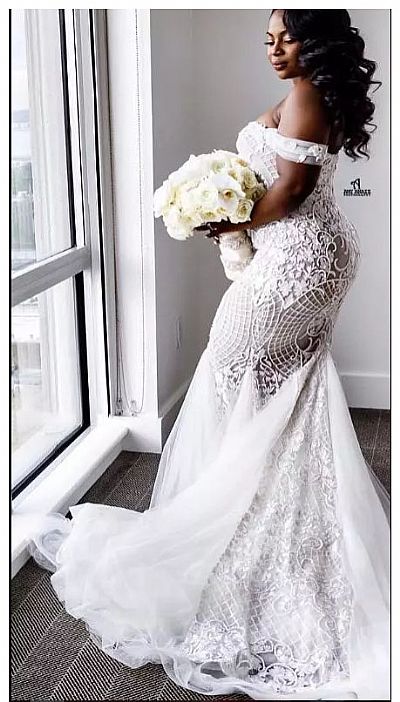 Off the Shoulder Embroidery Appliqued Wedding Dress Gowns
