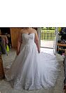 Plus Size Lace Wedding Gowns with Sweetheart Neckline