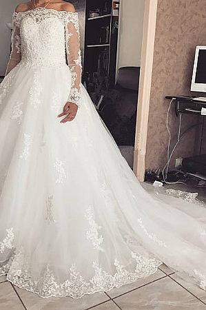 Stunning Lace Beaded Wedding Dresses with Bateau Neckline