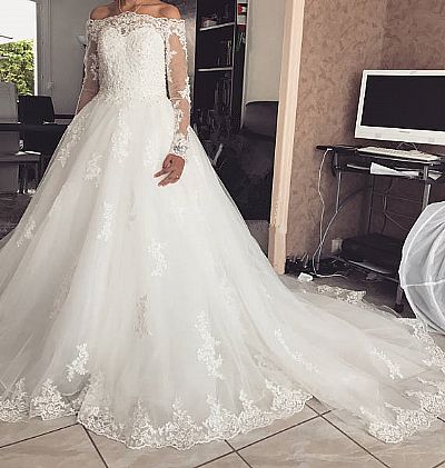 Stunning Lace Beaded Wedding Dresses with Bateau Neckline