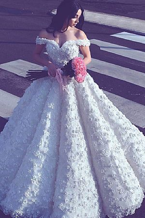 Princess Ball Gown Wedding Dress with Volume & Floral Appliques