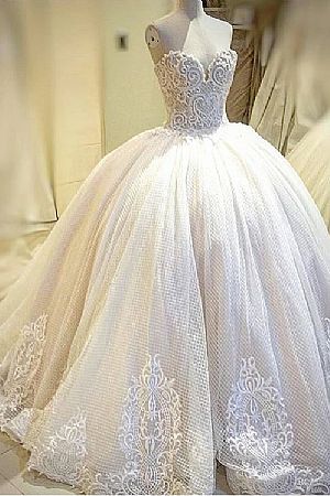 Sweetheart Appliqued Tulle Ball Gown Wedding Dress
