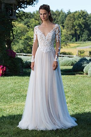 Charming Floral Appliqued Wedding Dress Open Back