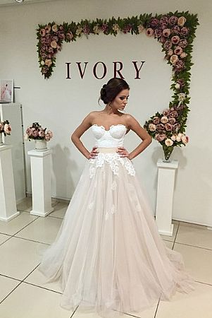 Sweetheart Neckline Puffy Tulle Wedding Gowns
